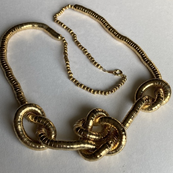 Vintage  Flexible Gold Tone Knot Fluid Metal Necklace - Picture 4 of 11